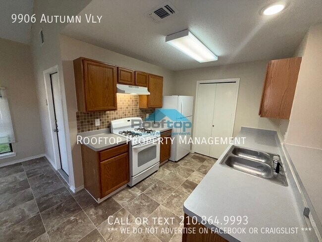 Foto del edificio - 9906 Autumn Valley