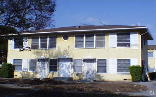 Primary Photo - 5400-5406 1/2 8th Ave