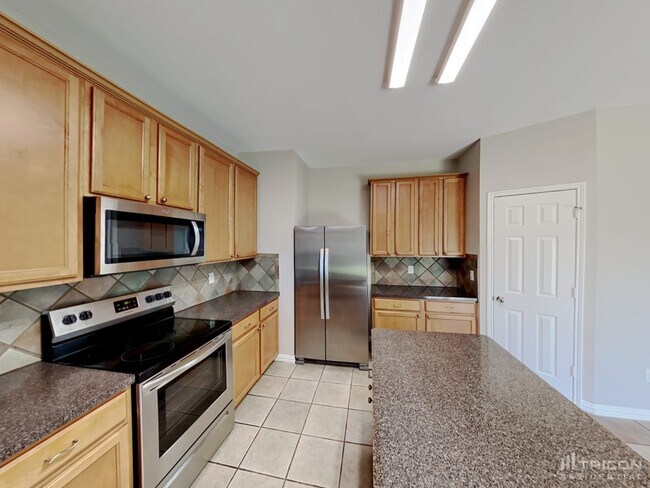 Building Photo - 4601 Summer Oaks Ln
