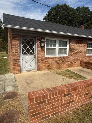 Building Photo - 34 Magnolia St