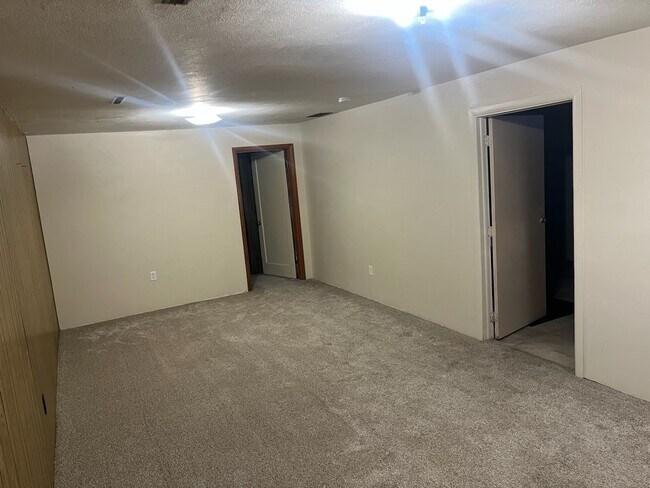 Foto del edificio - 1813 Ryan Dr