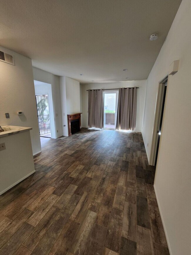 Foto del edificio - Meadow Brook Village: Lower 1 Bedroom 1 Ba...