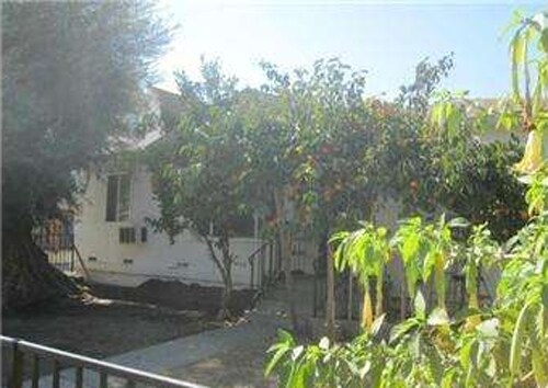 Building Photo - 419 Pomelo Ave