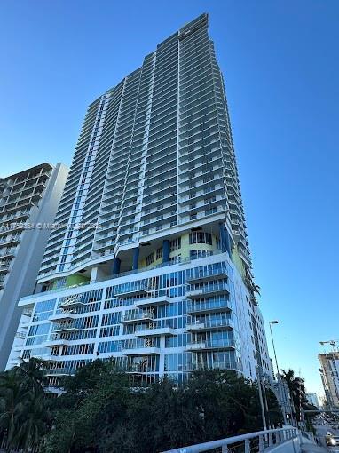 Foto del edificio - 185 SW 7th St