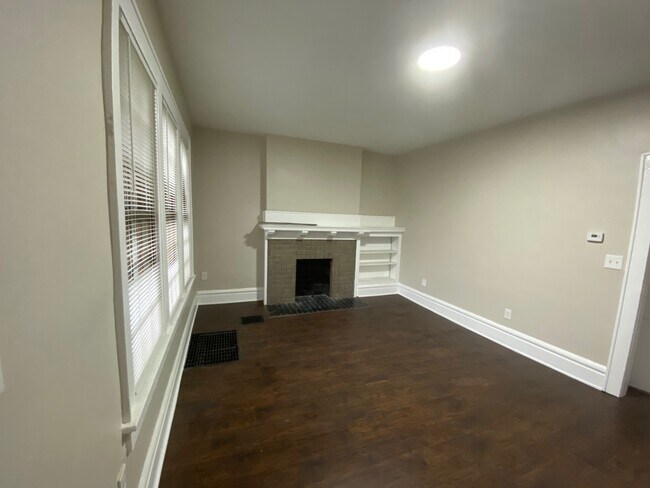 Building Photo - 644 S Champion Ave