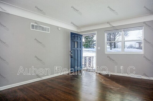 Building Photo - 107 S Oak Ridge Terrace