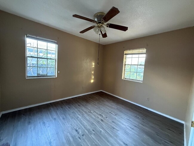 Building Photo - 3008 Katrina Ave