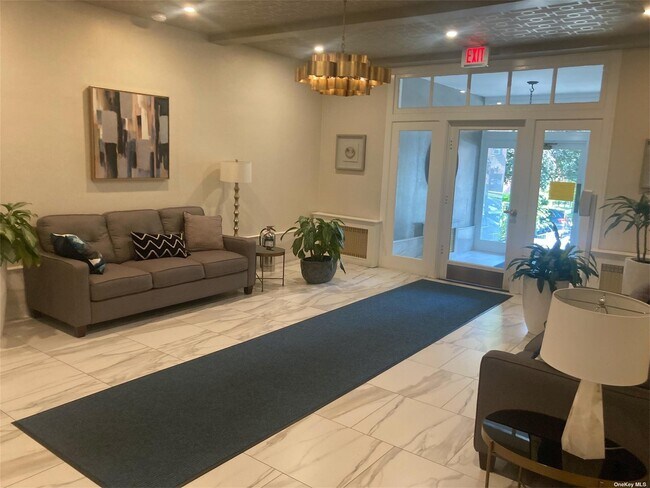 Foto del edificio - 90 Schenck Ave