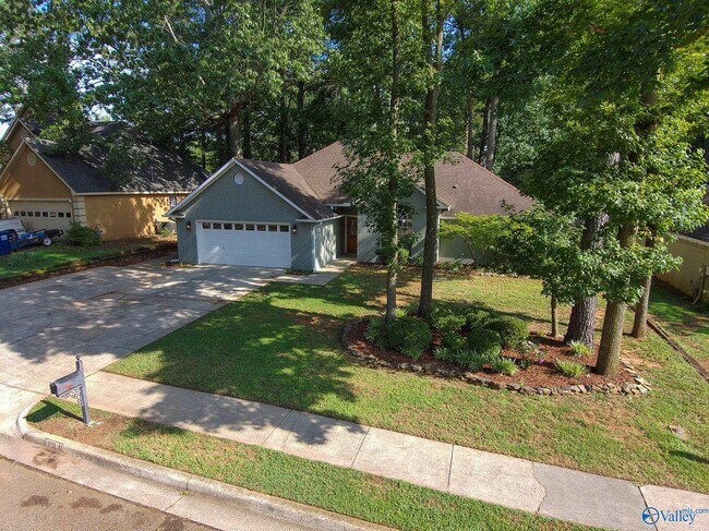 Building Photo - 205 Jarrett Ln