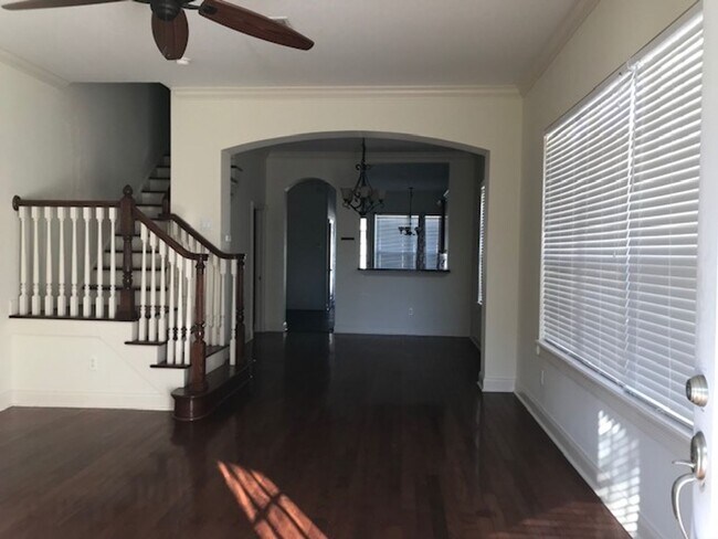 Foto del edificio - 2823 E Central Blvd