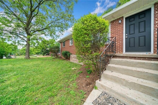 Building Photo - 2078 Olive Springs Rd SE