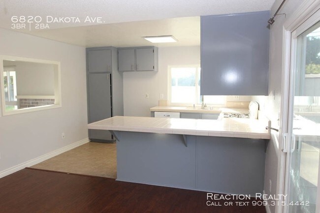 Building Photo - 6820 Dakota Ave