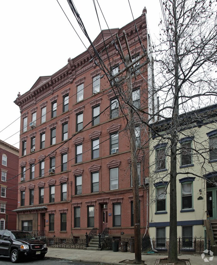 Foto del edificio - 802 Park Ave