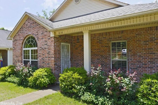 Building Photo - 616 Atkins Road