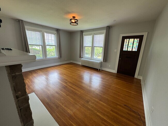 Foto del edificio - 14 Maplewood Ave