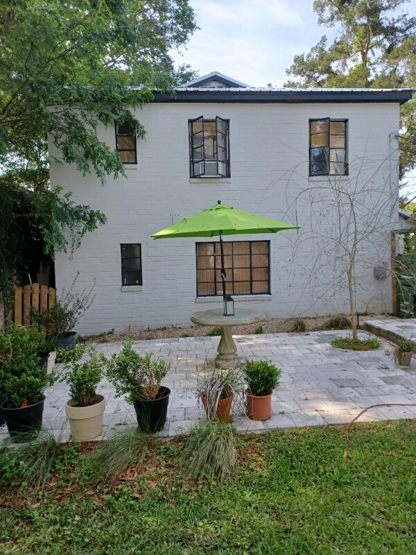 Foto del edificio - 503 E Call St