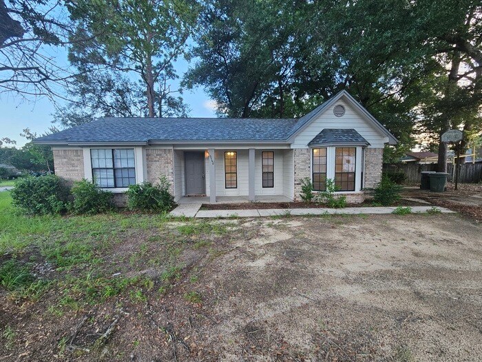 Primary Photo - 5789 Hermosa Cir