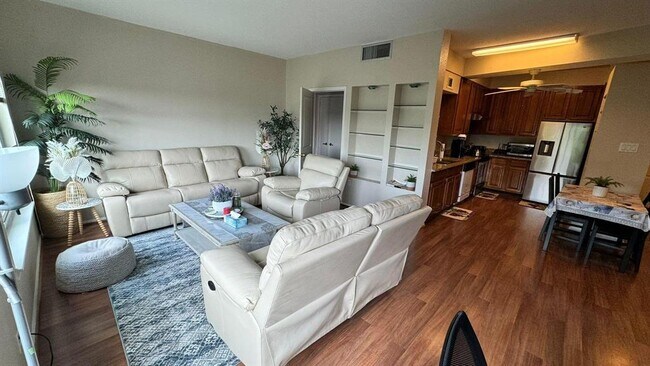 Building Photo - 2209 S Braeswood Blvd
