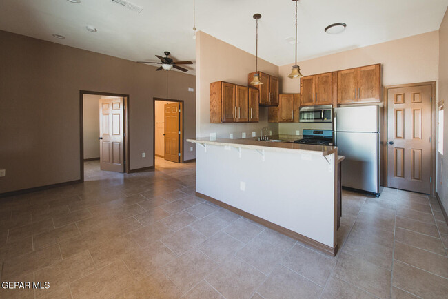 Building Photo - 326 Coates Dr