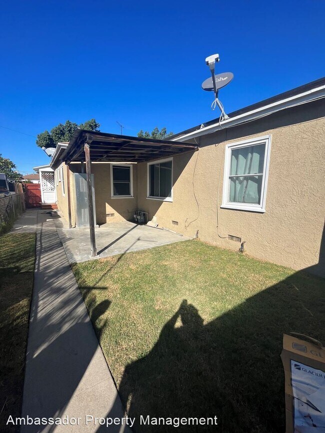 Foto del edificio - 2 br, 1 bath House - 8302 Paramount Blvd.
