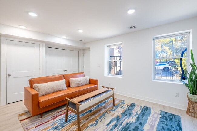 Foto del edificio - 782 Grand St