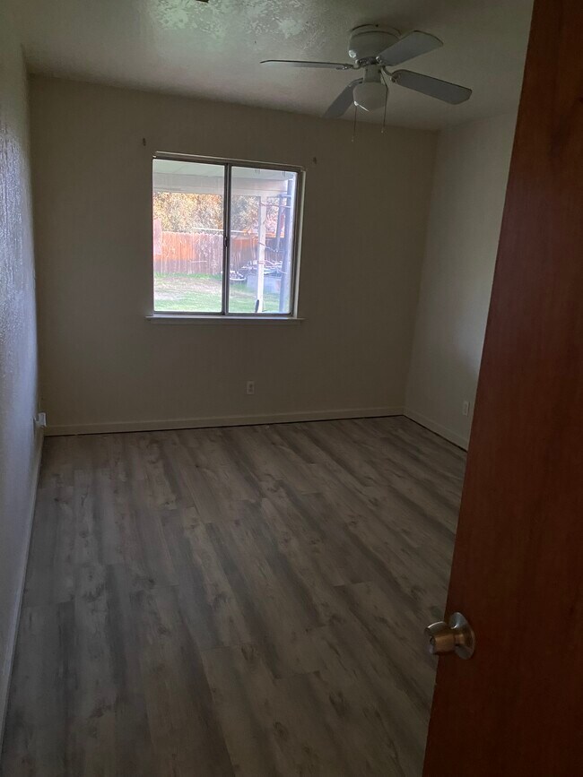 Foto del edificio - 2714 N Blythe Ave