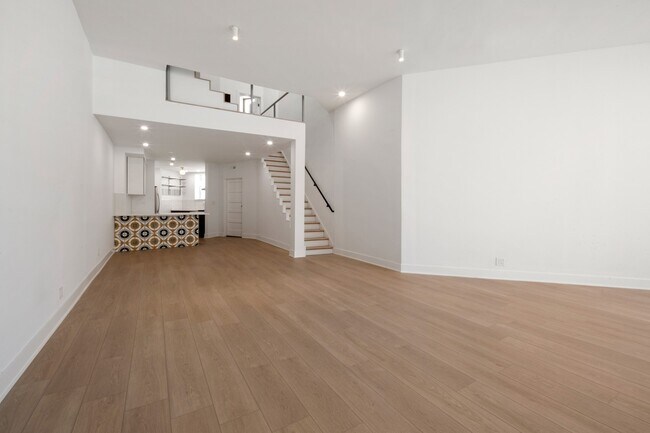 Building Photo - 1084 N Milwaukee Ave