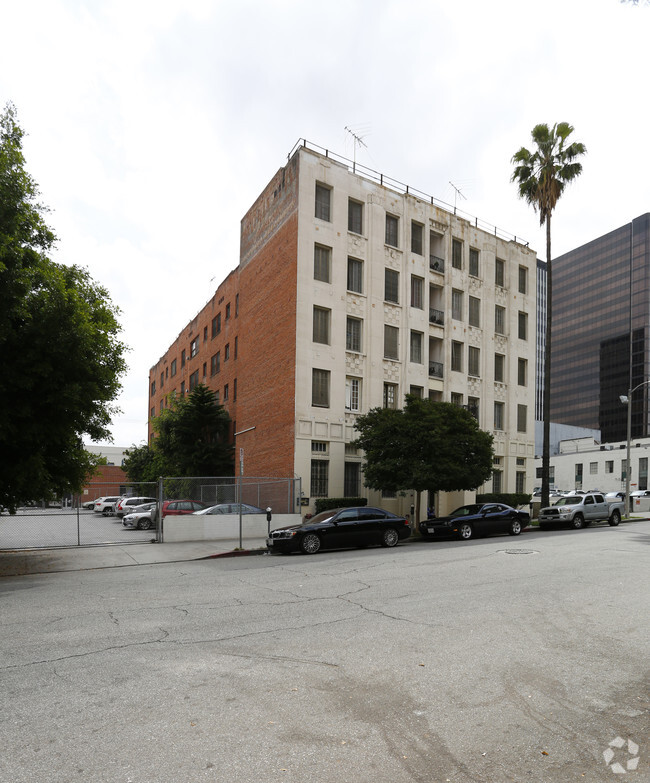 Mid Wilshire Plaza Rentals Los Angeles, CA