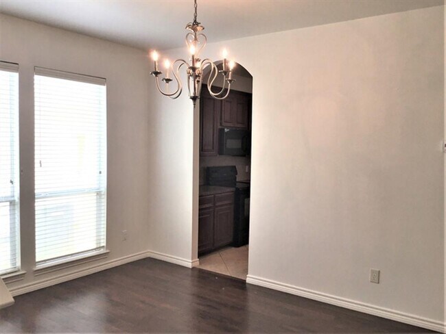 Foto del edificio - 15818 Shoreline Terrace Dr