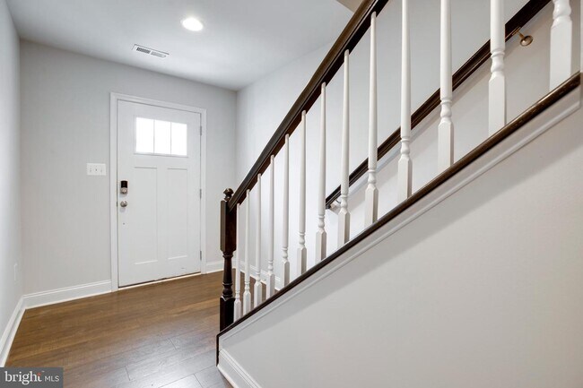 Building Photo - 3653 Duckhorn Way