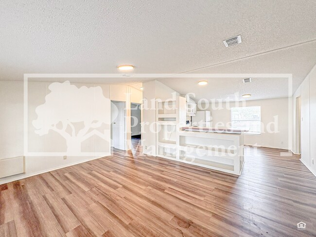 Foto del edificio - 4325 Upper Meadow Ridge Ave