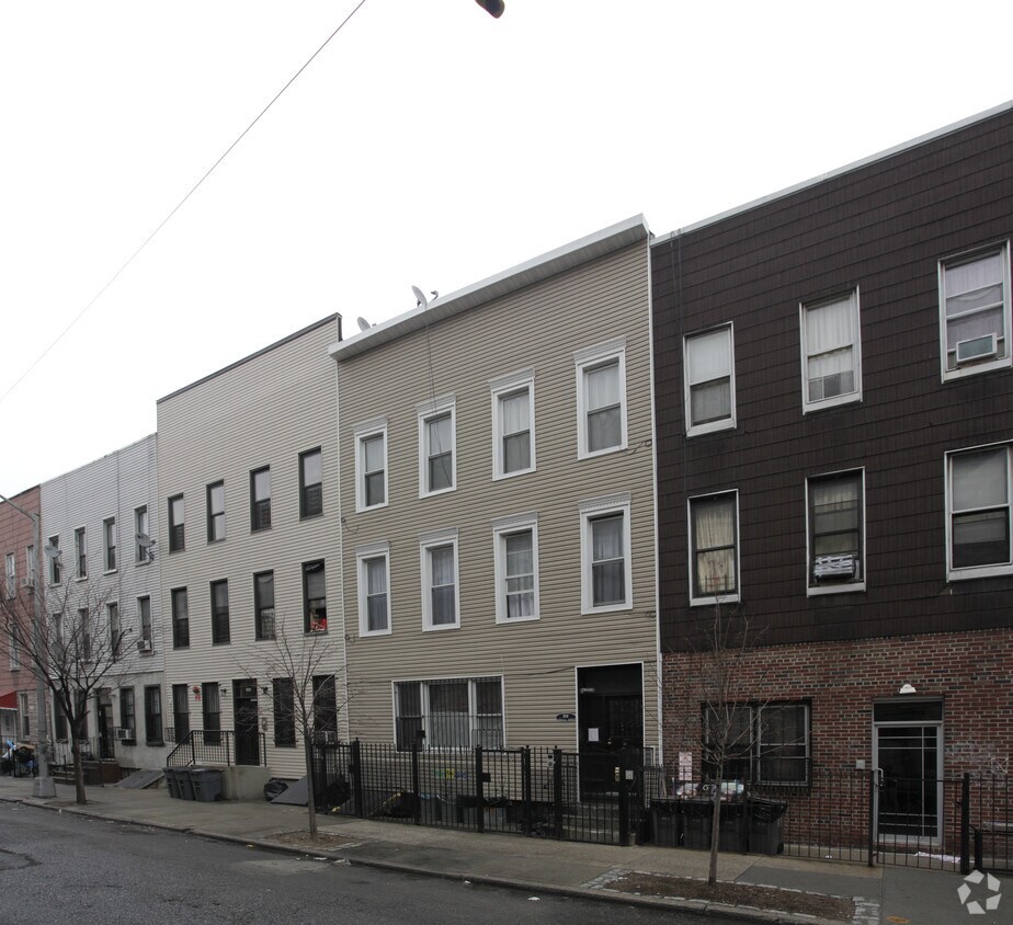 Building Photo - 304 Troutman St