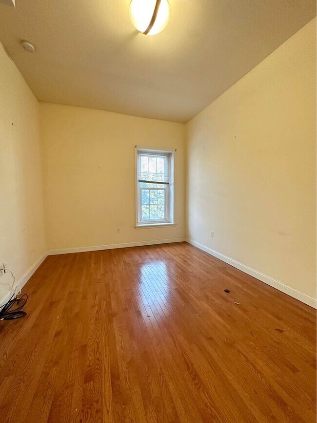 Building Photo - 3900 Terrace St