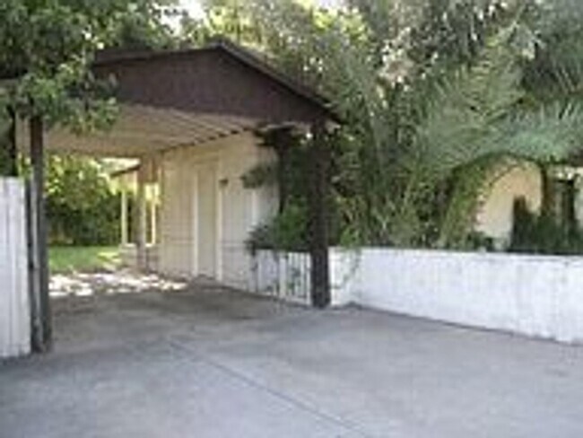 Foto del edificio - Charming 4-Bedroom Home in Hudson Park – L...