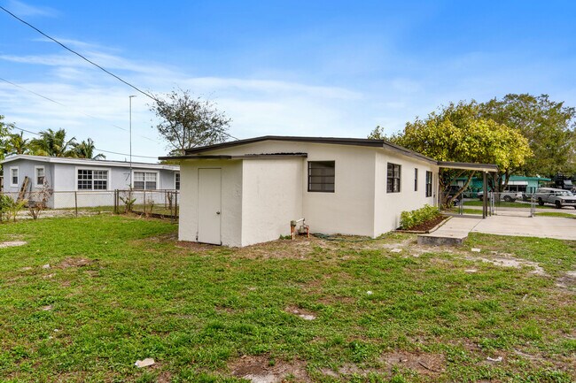 Building Photo - 2415 Lewis Rd
