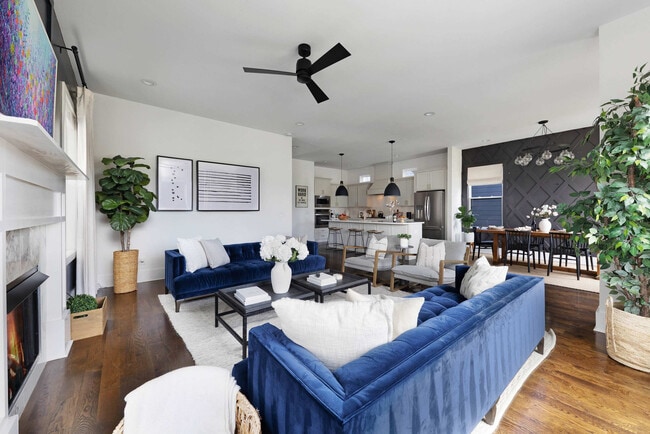 Building Photo - 925 11th Ave N