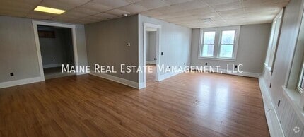 Building Photo - 23 Newport Rd