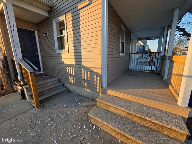 Building Photo - 110 N 4th St.