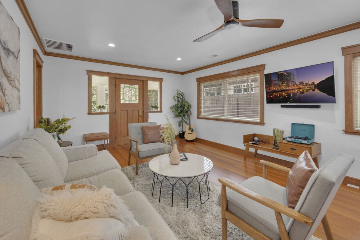 Foto principal - 1048 Johnson Ave