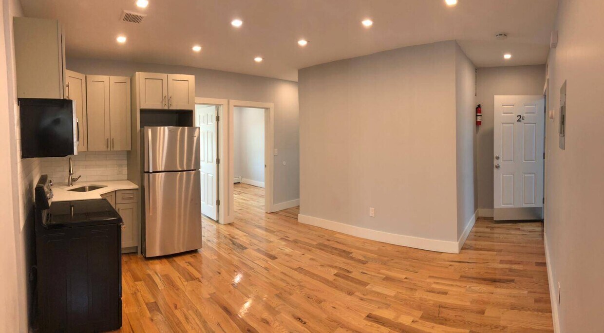 Foto principal - 113-39 Farmers Blvd