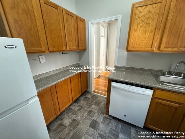 Foto del edificio - 164 Gardner St