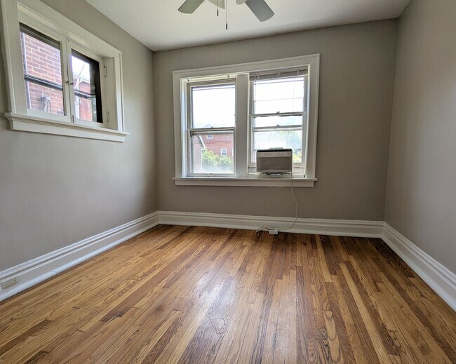 Foto del edificio - Freshly Updated Southampton 1 Bedroom