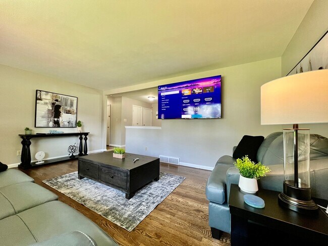 Building Photo - Cute Ranch home Middletown, OH