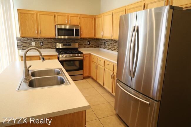 Building Photo - 4 br, 3 bath House - 8437 Galliano Ave