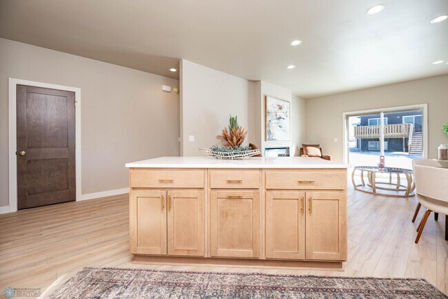 Foto del edificio - 6574 68th St S