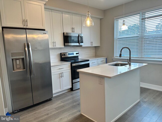 Foto del edificio - 2548 N Howard St