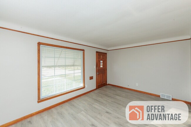 Foto del edificio - 3026 Torrington Ave