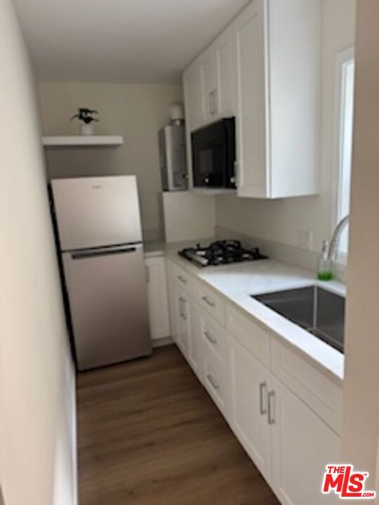Foto del edificio - 8570 Sherwood Dr