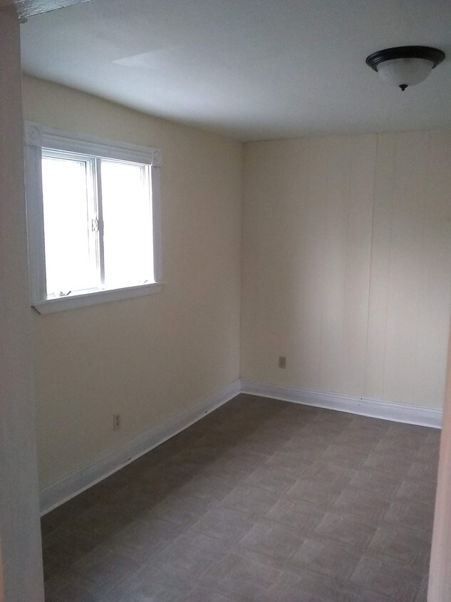 Primary Photo - 377 Walden Ave