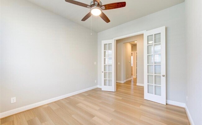 Building Photo - 10239 Bayou Oaks Dr